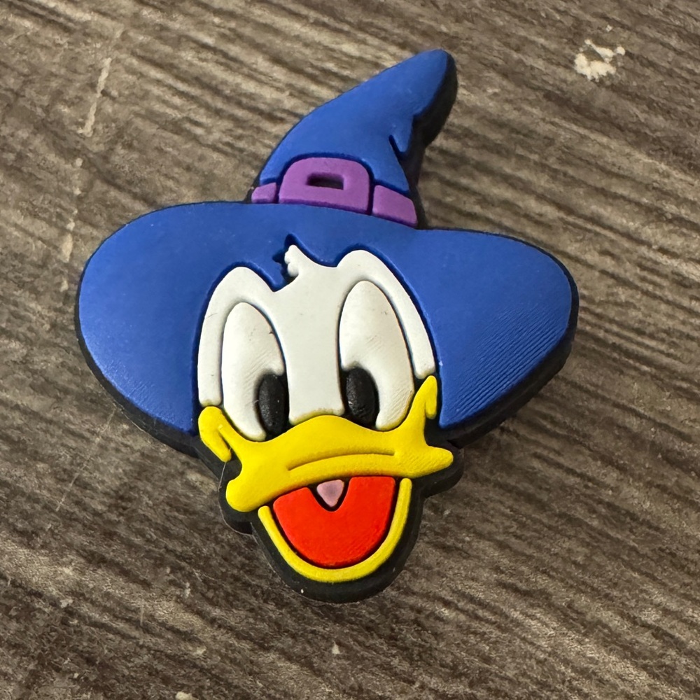 Donald Duck in a Witch Hat Shoe Charm 5/$20